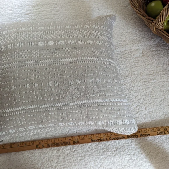 Ralph Lauren embroidered throw pillow with feather insert - Picture 1 of 9